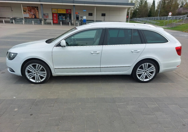 Skoda Superb cena 44500 przebieg: 310000, rok produkcji 2014 z Kościerzyna małe 67